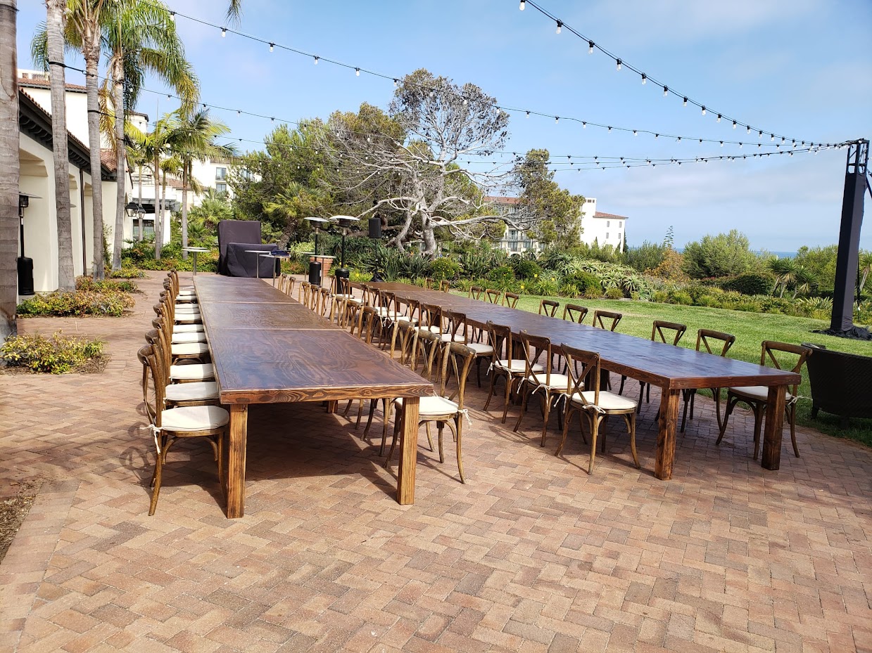 Do you handle deliveries to historic venues and private estates in Pasadena?